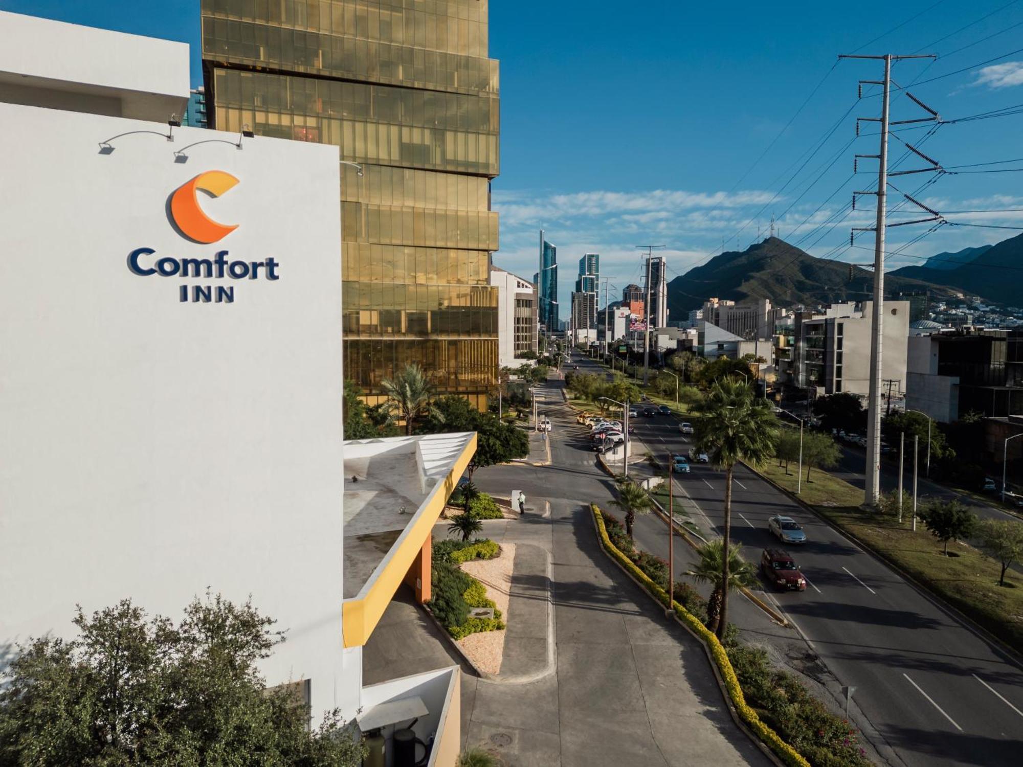 Comfort Inn Monterrey Valle San Pedro Garza Garcia Exterior photo