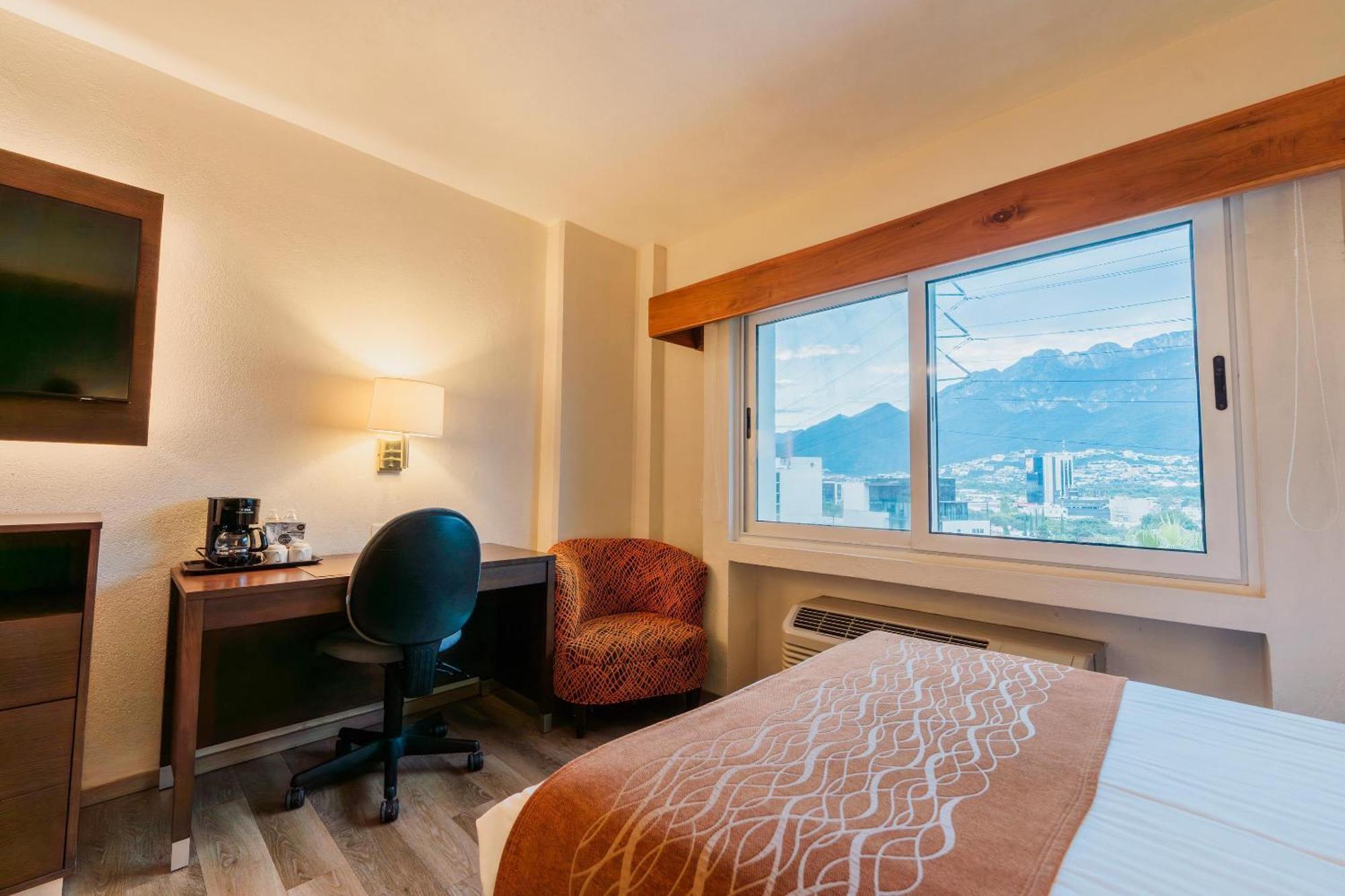 Comfort Inn Monterrey Valle San Pedro Garza Garcia Exterior photo